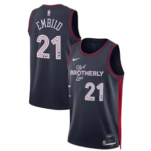 Joel Embiid Philadelphia Distingué 76ers Nike Unisex 2023/24 Swingman Jersey Navy City Edition - Giftez-le à un fan dévoué - Livraison en temps pour les fêtes